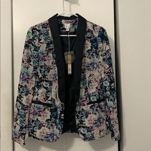 SALE 🤩🎉NWT Lauren Conrad Tuxedo Blazer